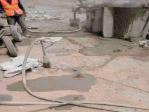 峰峰矿水泥混凝土路面板底注浆技术 路面脱空注浆整治方案