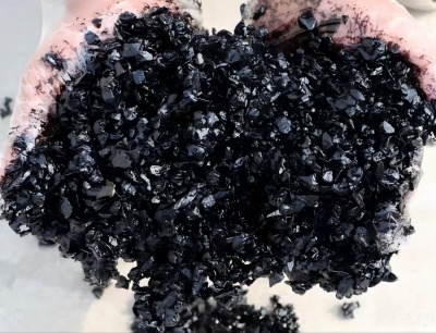 峰峰矿沥青冷补料（沥青砂）的优势特点与施工流程解析